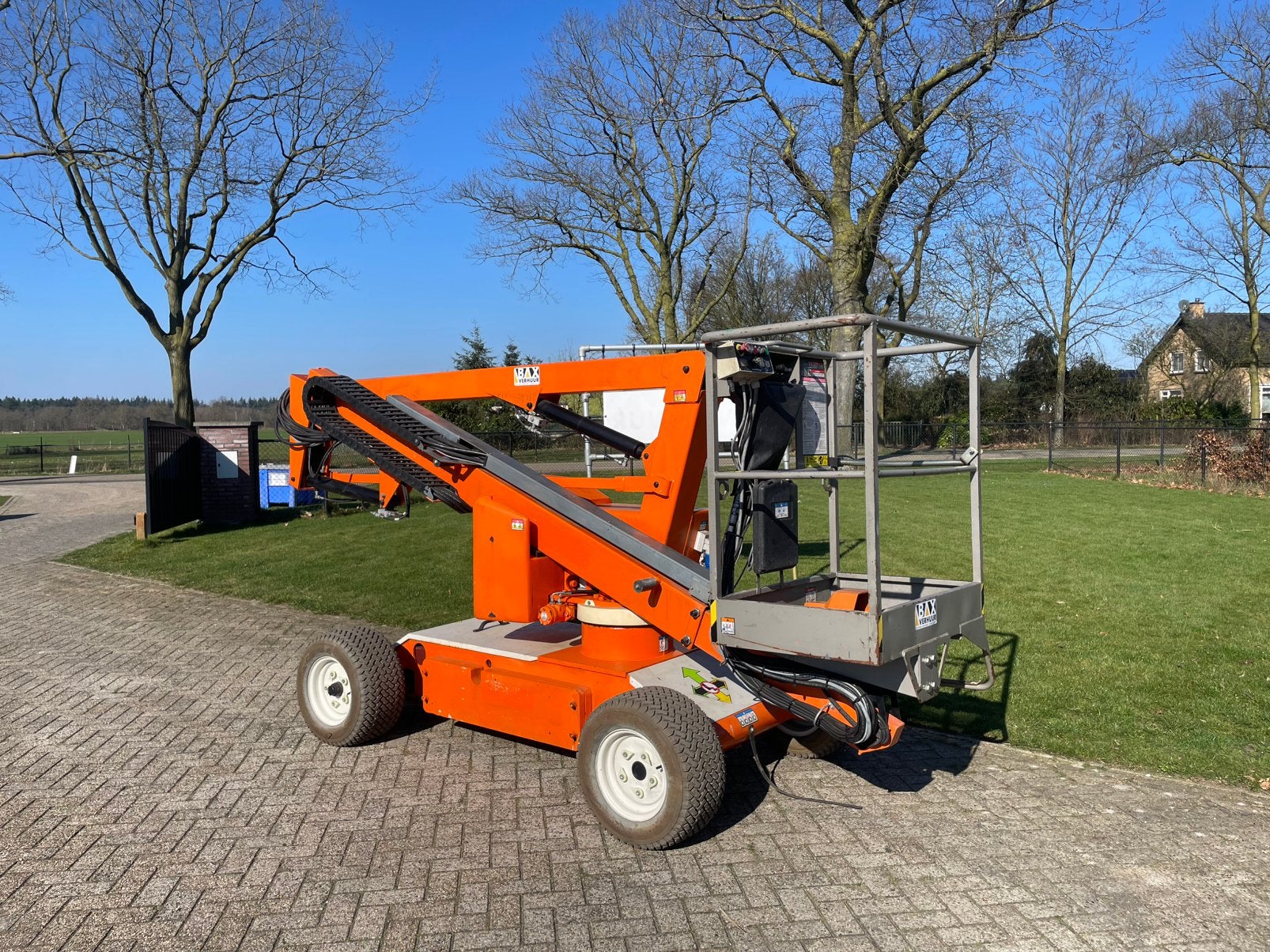 Nifty HR12 hoogwerker telescoop elektrisch zelfrijdend, Ophalen