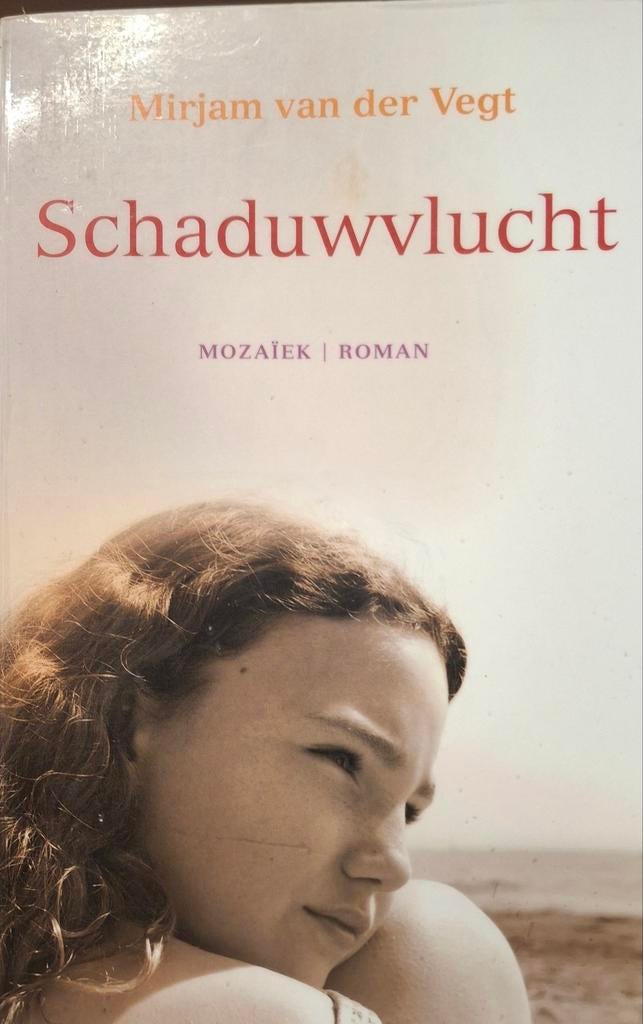 Mirjam van der Vegt - Schaduwvlucht, Ophalen of Verzenden, Zo goed als nieuw, Mirjam van der Vegt