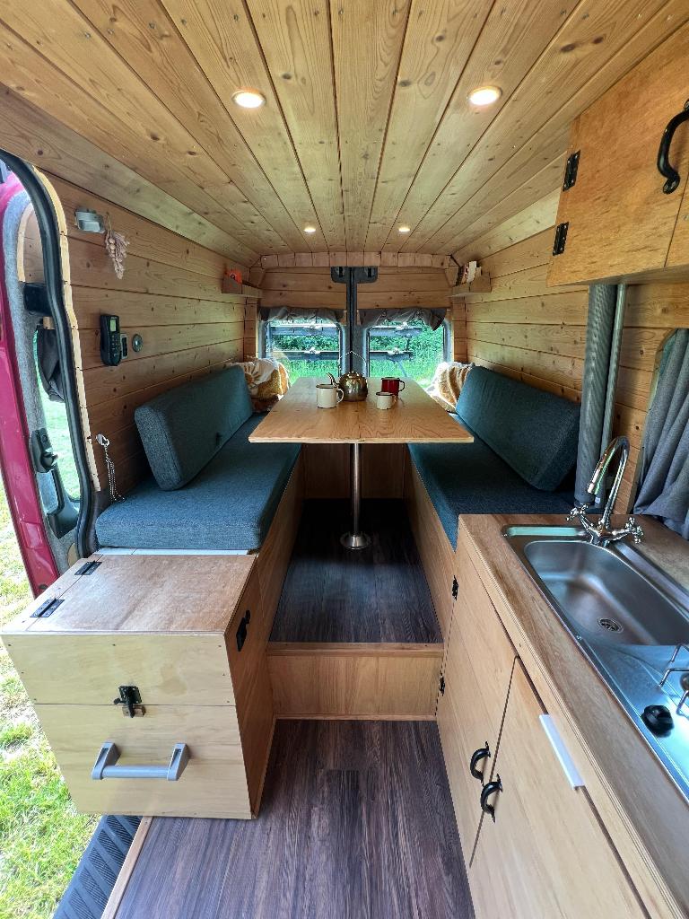 Volkswagen Crafter 2.5 TDI Camper 2007 | Zelfbouw | Off-grid, Caravans en Kamperen, Campers, Chemisch toilet, Brandblusser, Volkswagen