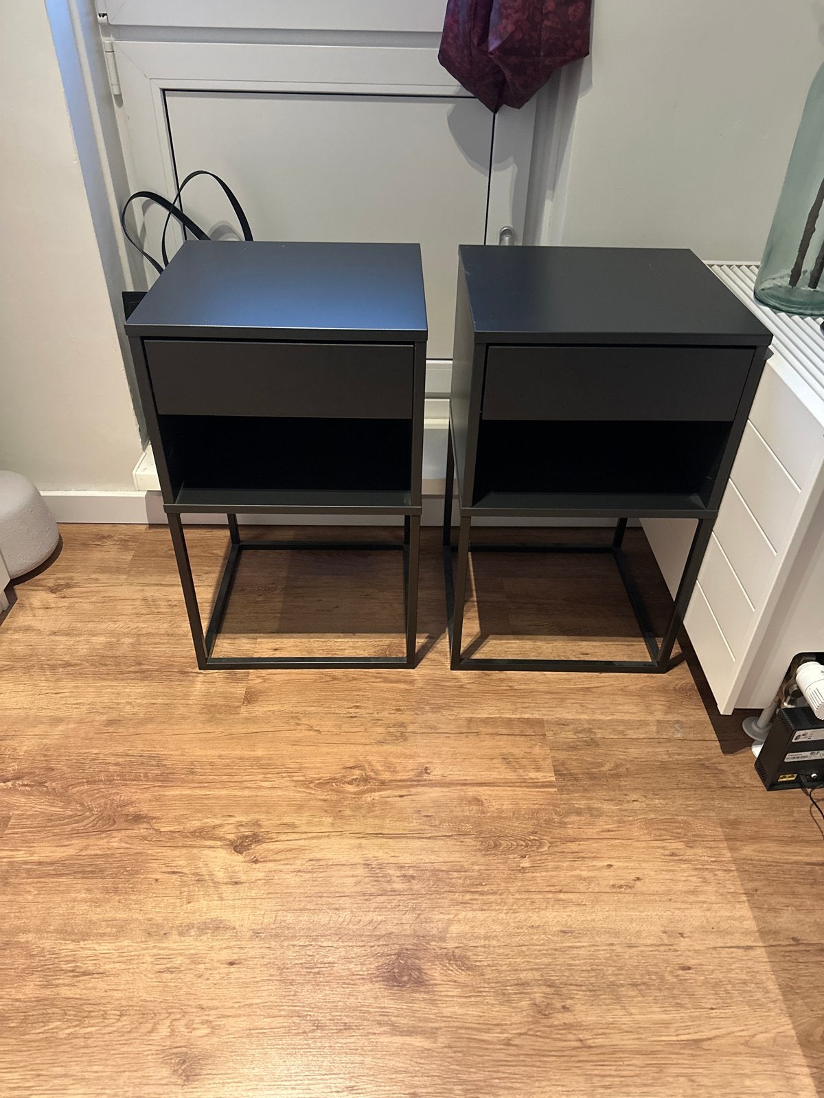 Set van 2 zwarte nachtkastjes - Vikhammer Ikea, Ophalen, Minder dan 45 cm, Metaal of Aluminium, 55 tot 70 cm