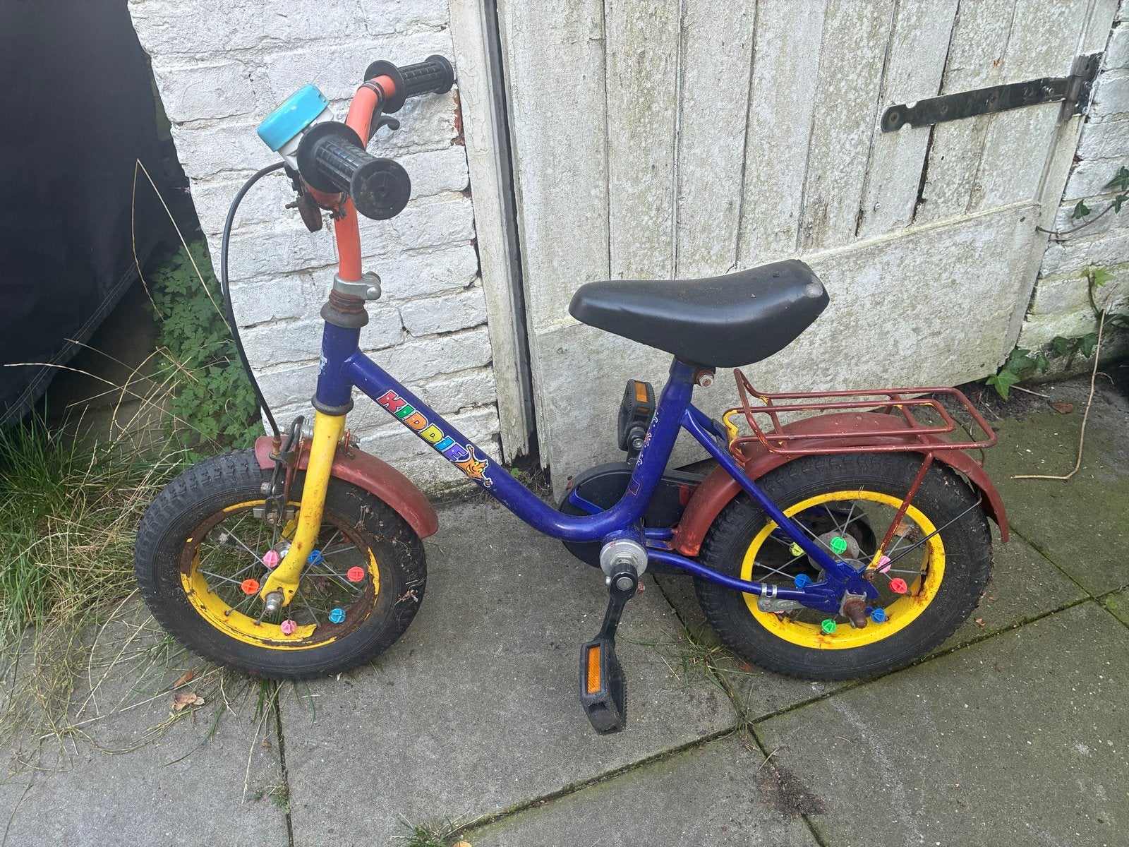 GRATIS: Kinderfiets 3-4 jaar met zijwieltjes, Ophalen, Gebruikt, Minder dan 16 inch, Zijwieltjes