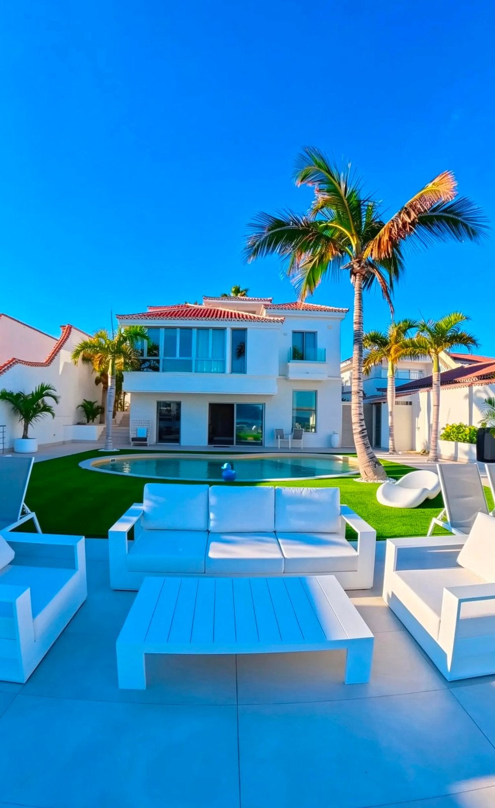 Zeer prive Luxe Villa a View to a Kiss, Tenerife 10-12 pers, 12 personen, 4 of meer slaapkamers, Dorp, Wasmachine