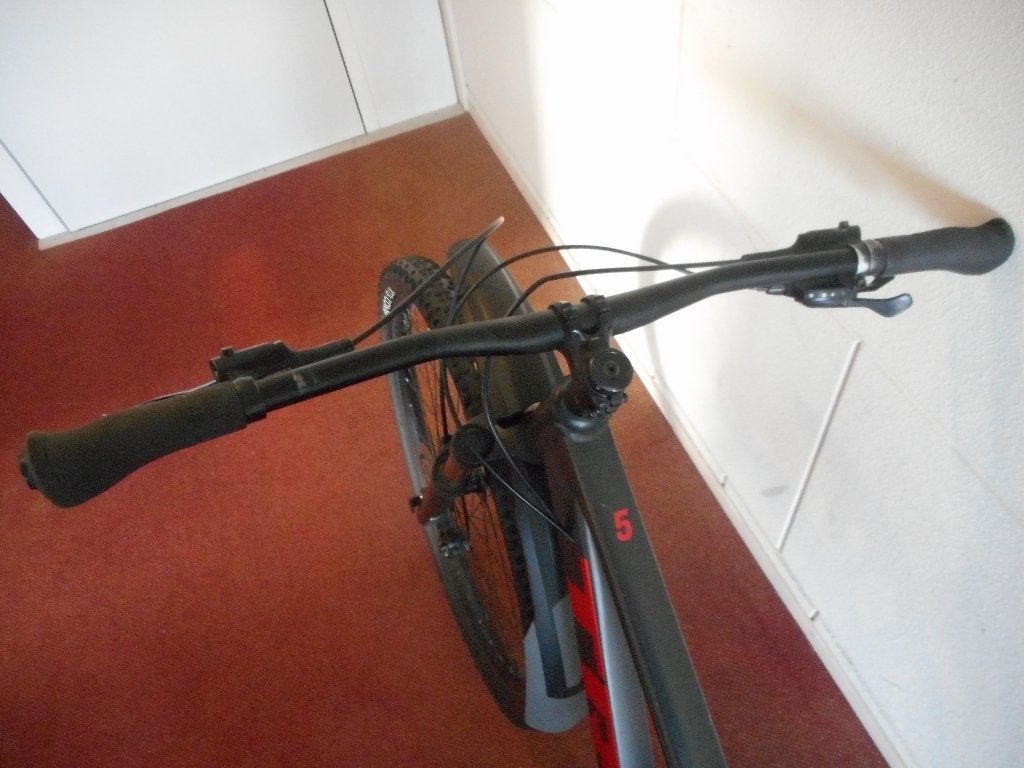 Foto 4 van Trek Marlin 5 Gen3 Maat M 9 Versnellingen