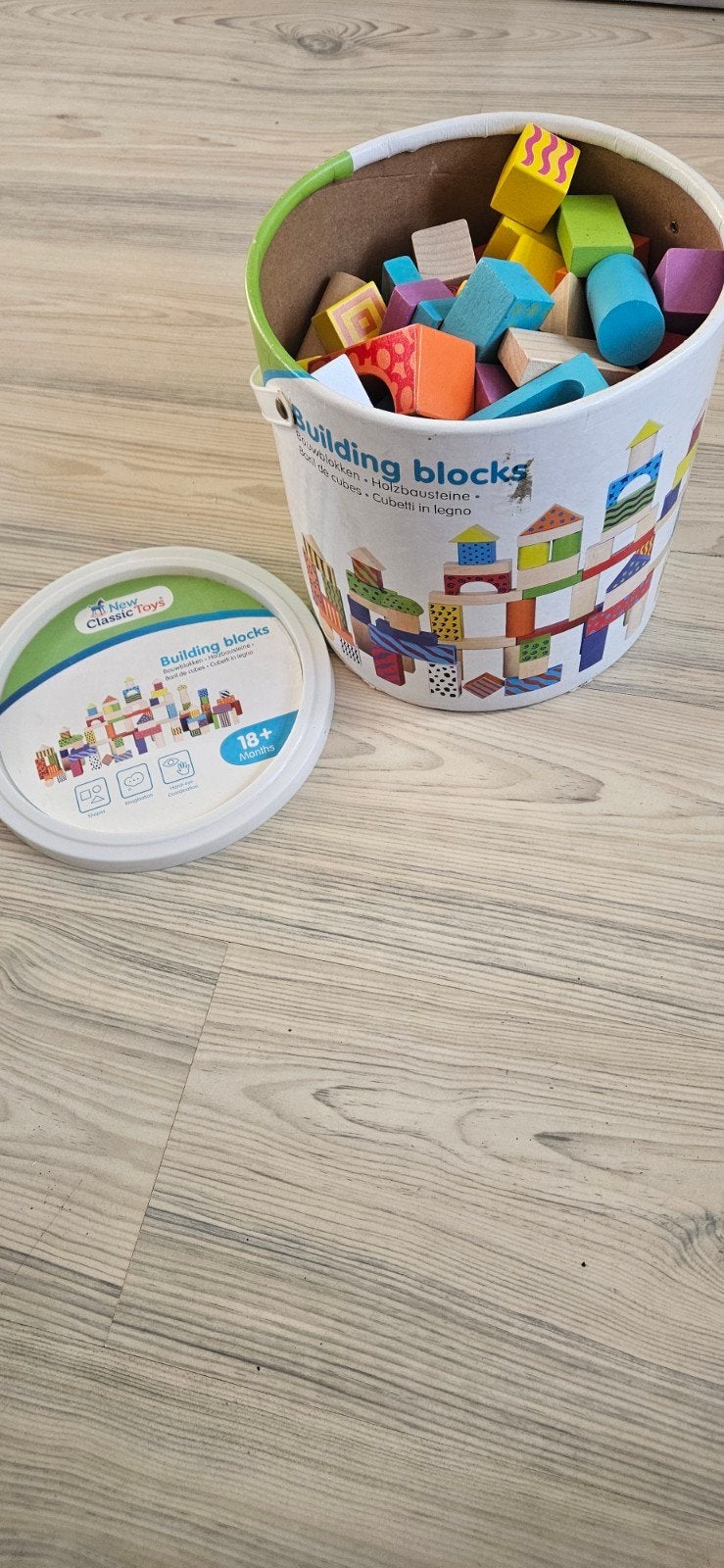 Houten speelblokken New Classic Toys (met extra  blokken), Kinderen en Baby's, Speelgoed | Houten speelgoed, Ophalen, Zo goed als nieuw