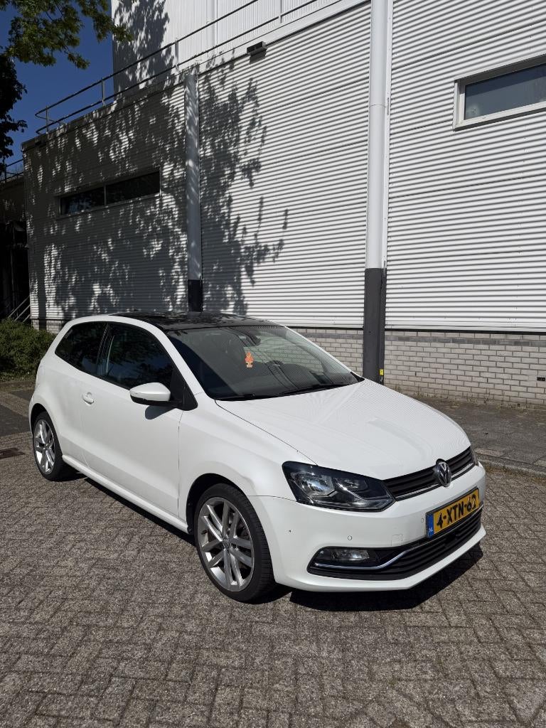 Volkswagen Polo 1.2 TSI 81KW BMT DSG 2014 Wit, Auto's, 1063 kg, 40 €/maand, Wit, Origineel Nederlands
