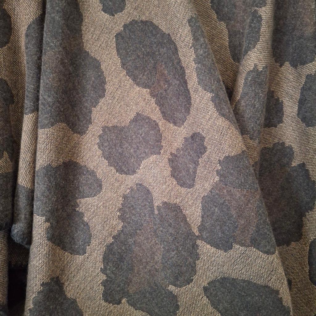Dames poncho, Ophalen of Verzenden, Zo goed als nieuw