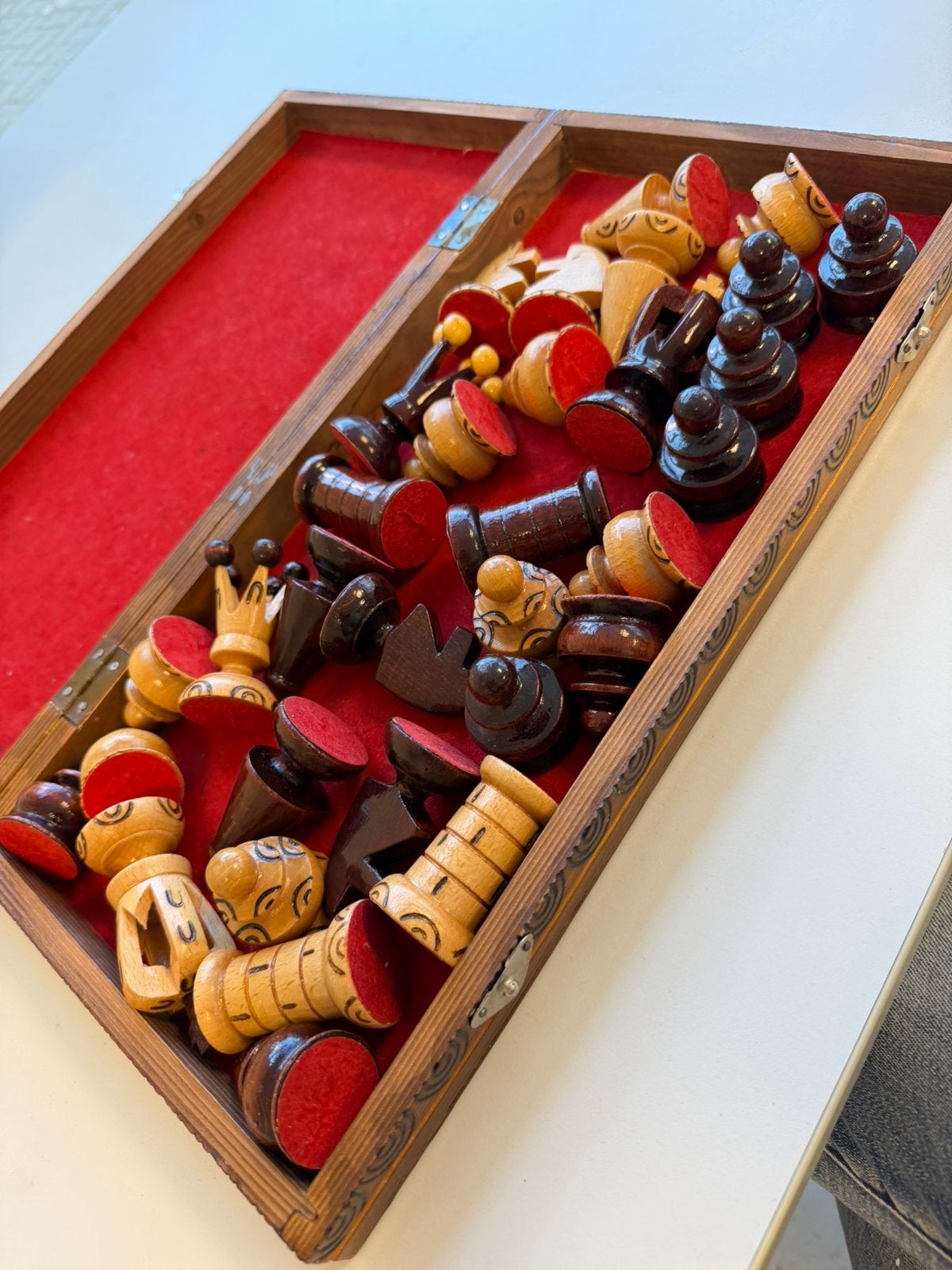 Vintage houten hout schaakset met koffer handgesneden 39 cm, Ophalen of Verzenden