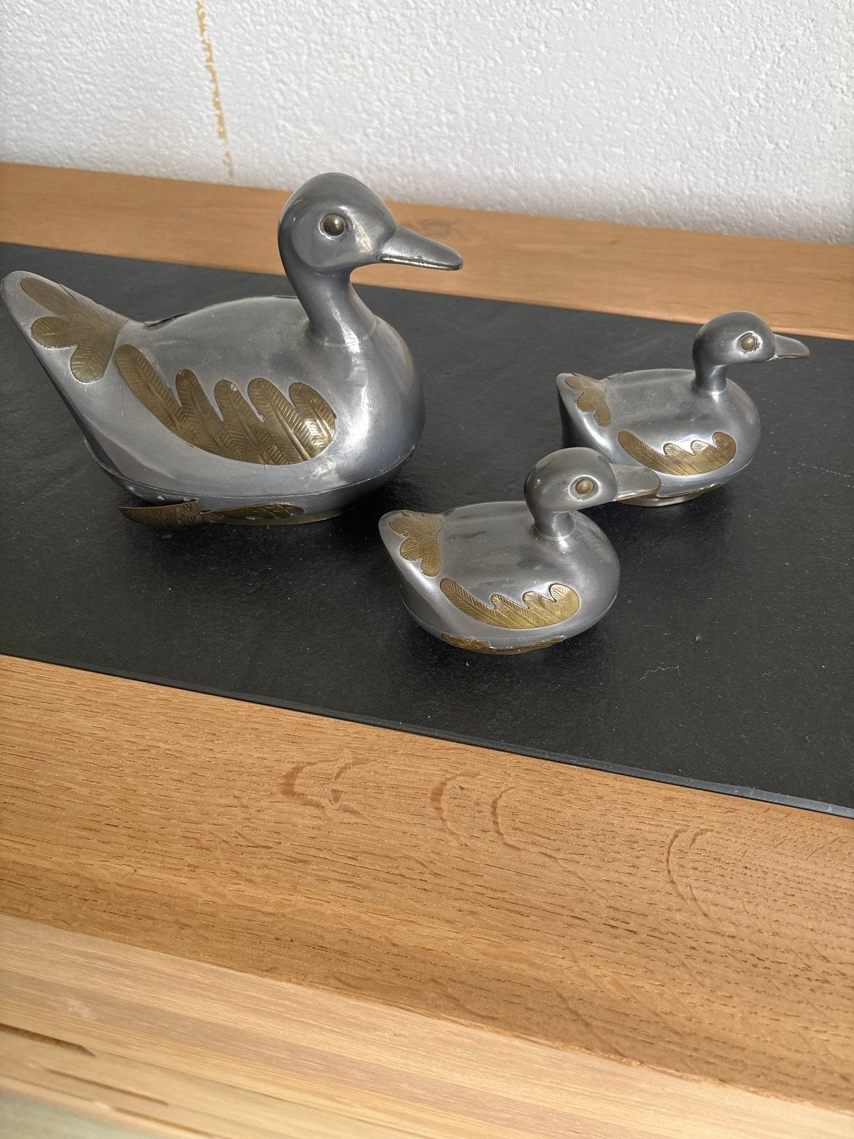 Moeder eend met kroost - zware metalen beeldjes, Ophalen