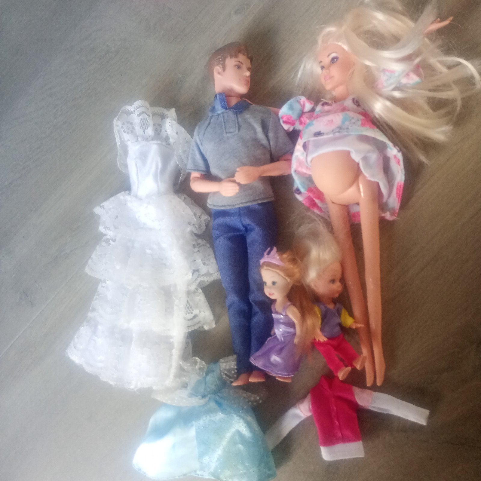 Barbie Gezin Poppen met Kleding en Accessoires, Ophalen of Verzenden, Gebruikt, Barbie