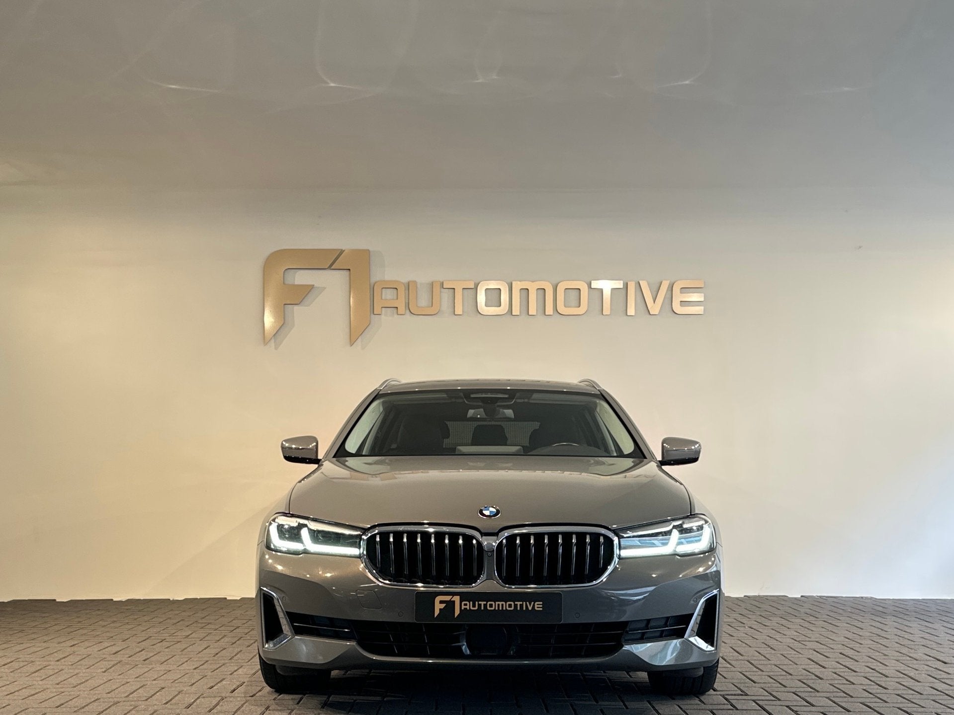 BMW 5-serie Touring 520i High Executive Edition Memory|360|T, Auto's, 1998 cc, Achterwielaandrijving, Gebruikt, Euro 6