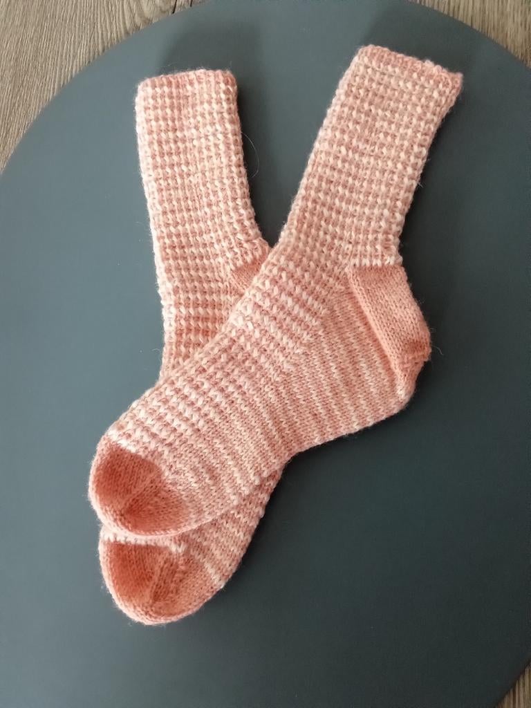 Mooie nieuwe handgebreide warme sokken maat 30/32, Ophalen of Verzenden, Nieuw, Jongen of Meisje