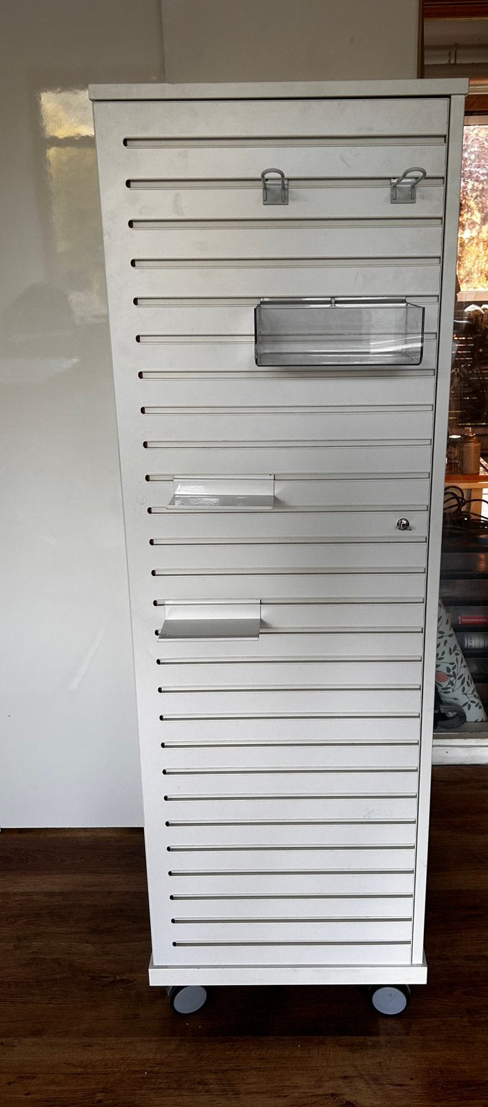 slatwall tower/kast, Ophalen