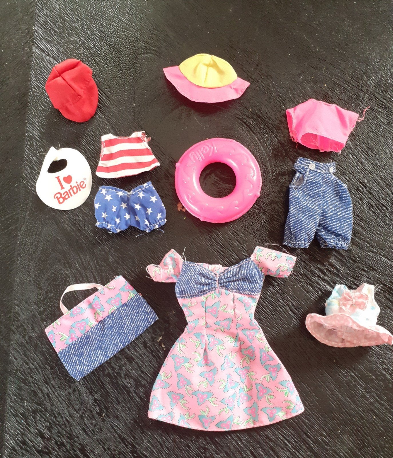 Barbie, kelly and friends fashion 1996, Verzamelen, Ophalen of Verzenden, Zo goed als nieuw, Kleertjes
