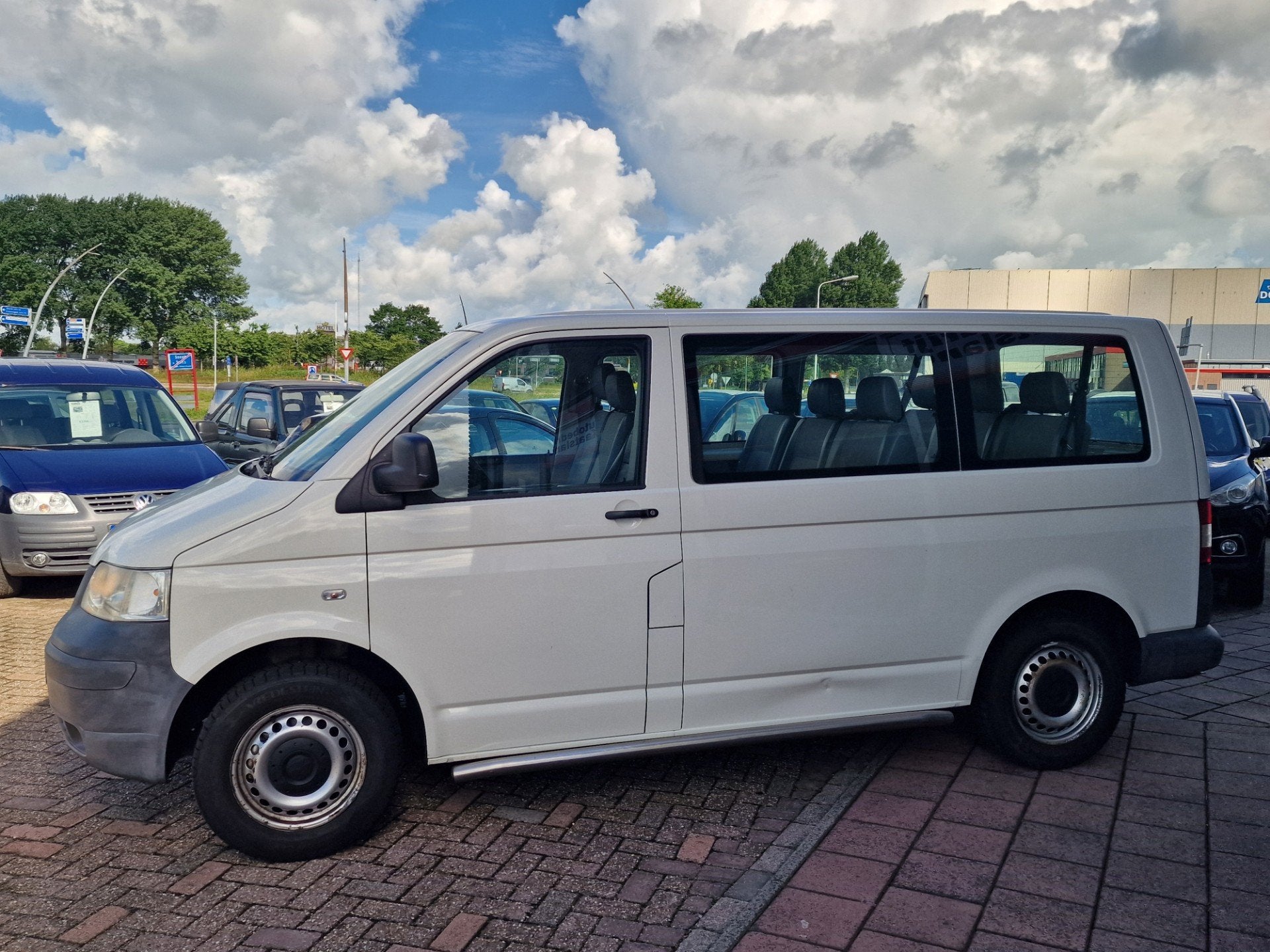 Volkswagen Transporter Kombi 1.9 TDI 300 Baseline 9 PERSOONS, Stof, Gebruikt, Zwart, Wit