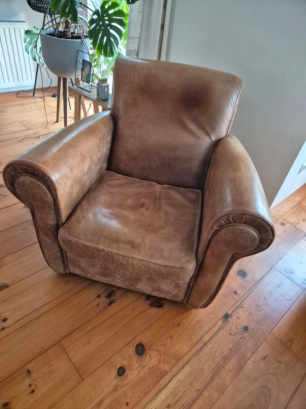Lederen fauteuil., Ophalen, 75 tot 100 cm, Leer, 50 tot 75 cm