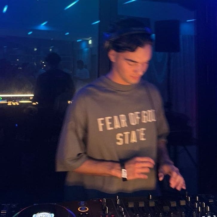 ALLROUND DJ HUREN/BOEKEN - ERVARING MET GROTE PODIUMS, Dj