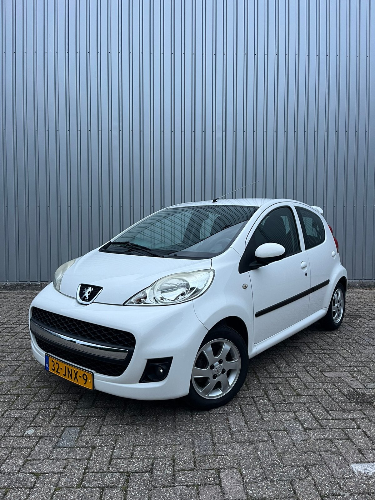 Peugeot 107 1.0 12V 5DR Wit Carplay, Voorwielaandrijving, 4 stoelen, Origineel Nederlands, Handgeschakeld