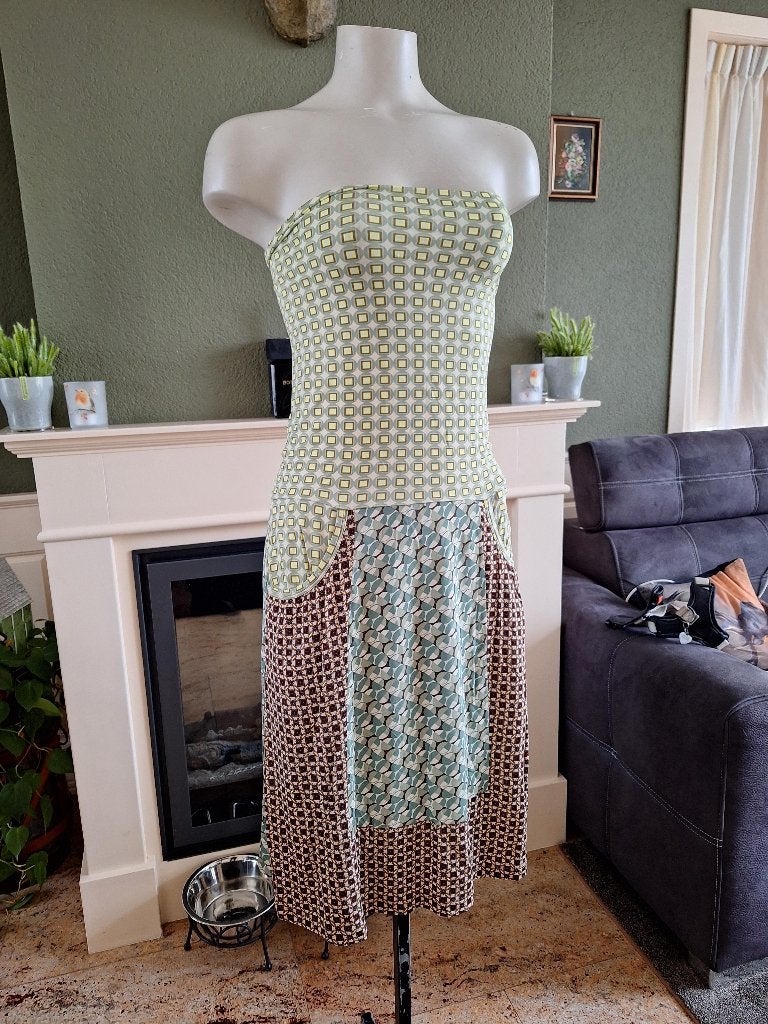 Maliparmi schitterende jurk jurkje 44 L, Kleding | Dames, Maat 42/44 (L), Zo goed als nieuw, Knielengte, Maliparmi