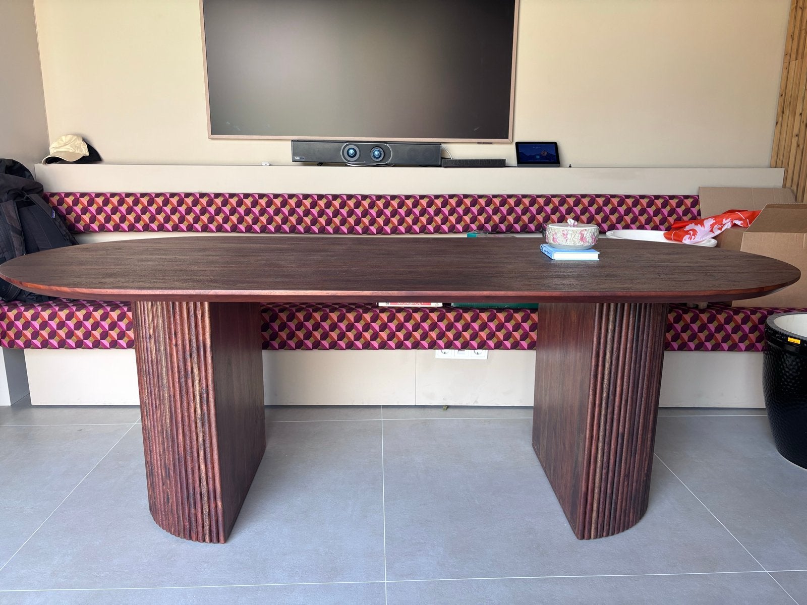 Nieuwe eettafel 220x100 cm - Past niet bij stoelen, Huis en Inrichting, Ophalen, 100 tot 150 cm, Vijf personen of meer, Ovaal