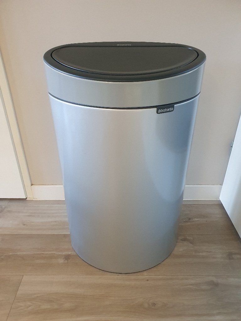 Brabantia prullenbak 40L (Touch Bin Soft Grey), Ophalen, 40 liter of meer, Zo goed als nieuw, Rvs