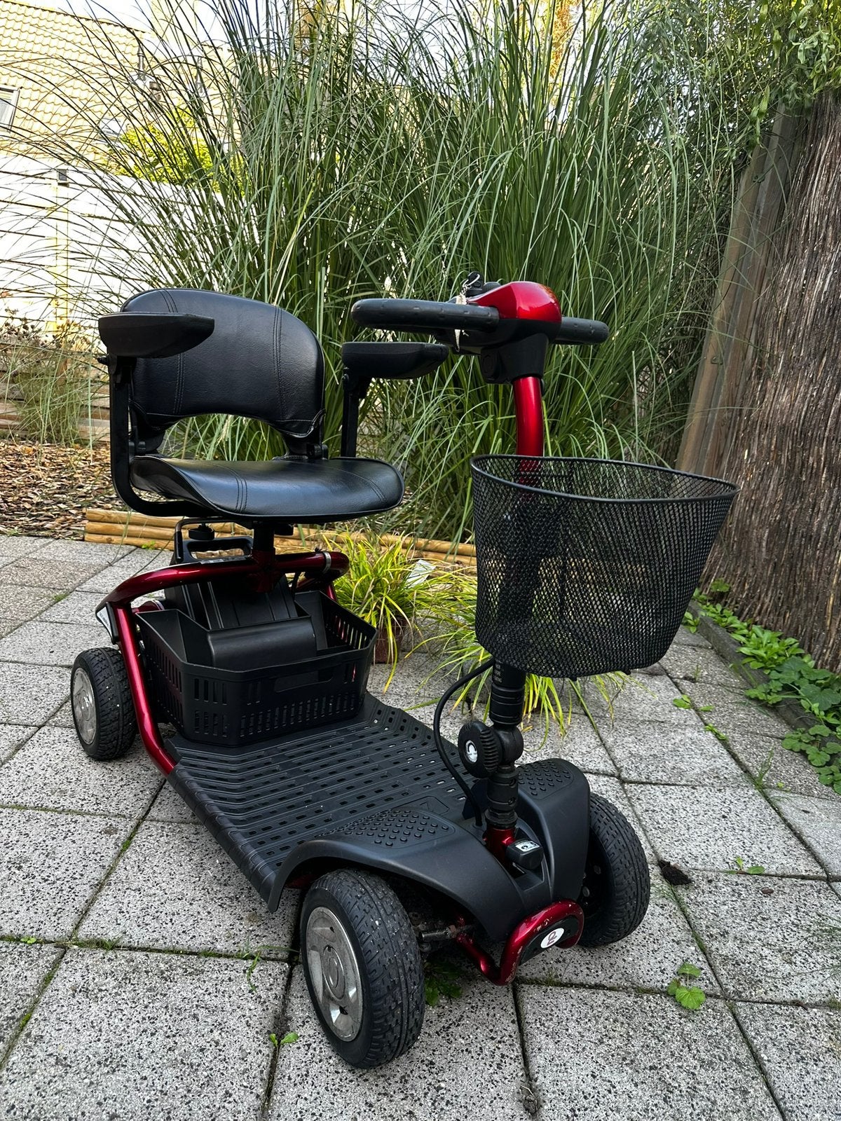 Titel: Rode Zoom 4 scootmobiel – demontabel – nieuwe accu’s, Ophalen, Gebruikt, 11 t/m 15 km/u
