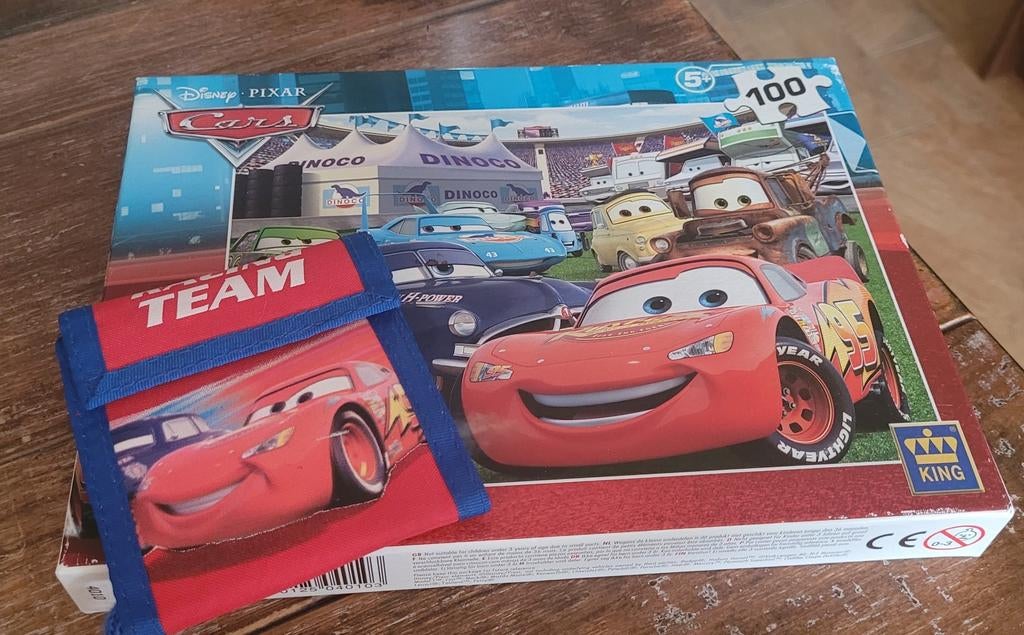 cars puzzel 100 stuks 5+ en portemonnee, Ophalen of Verzenden, Meer dan 50 stukjes, 6 jaar of ouder