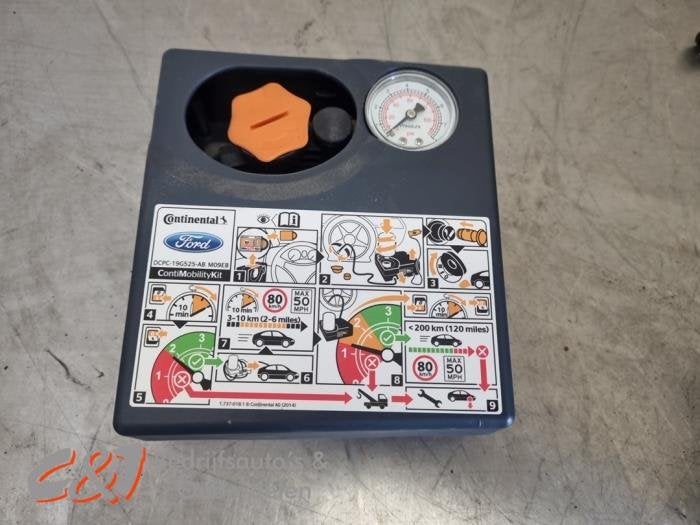 Bandenpomp van een Ford Transit Connect