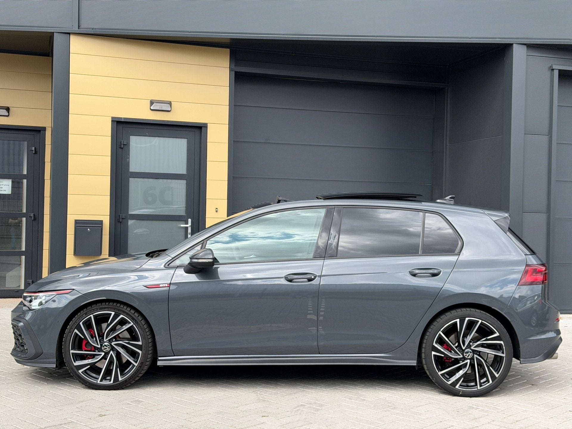 Volkswagen GOLF 2.0 TSI GTI '24 - Panorama - 20.000 KM - Vir, Auto's, Dealer onderhouden, Stof, Euro 6, 4 cilinders