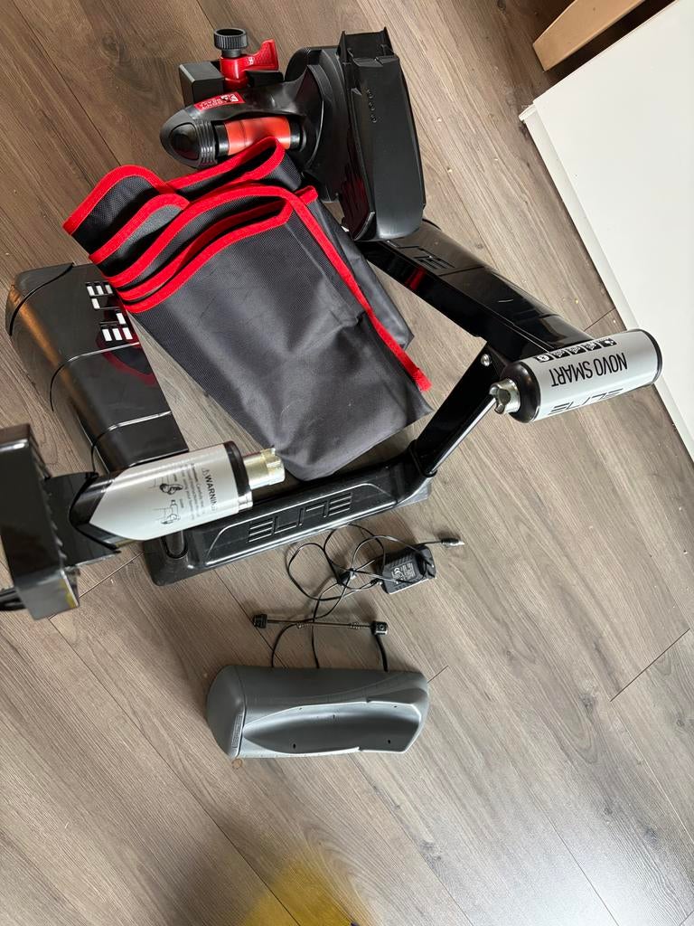 Elite Novo Smart Fietstrainer - Interactieve Hometrainer, Sport en Fitness, Wielrennen, Ophalen, Gebruikt, Overige typen