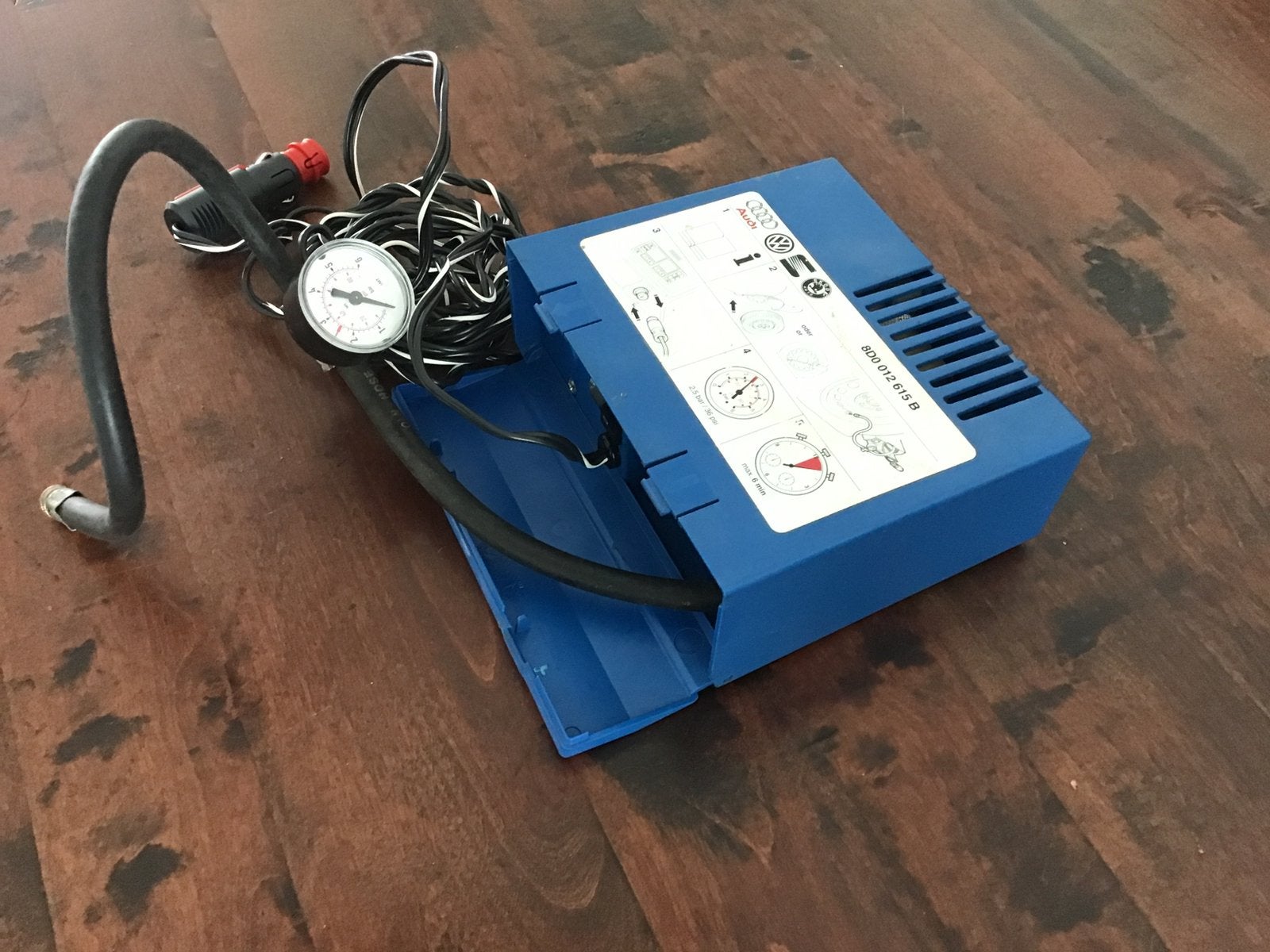 Mini compressor 12v, Minder dan 25 liter, Ophalen of Verzenden, Gebruikt, Minder dan 200 liter/min