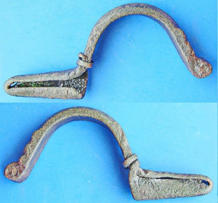Tweedelige fibula met omgeslagen voet      a028, Ophalen of Verzenden