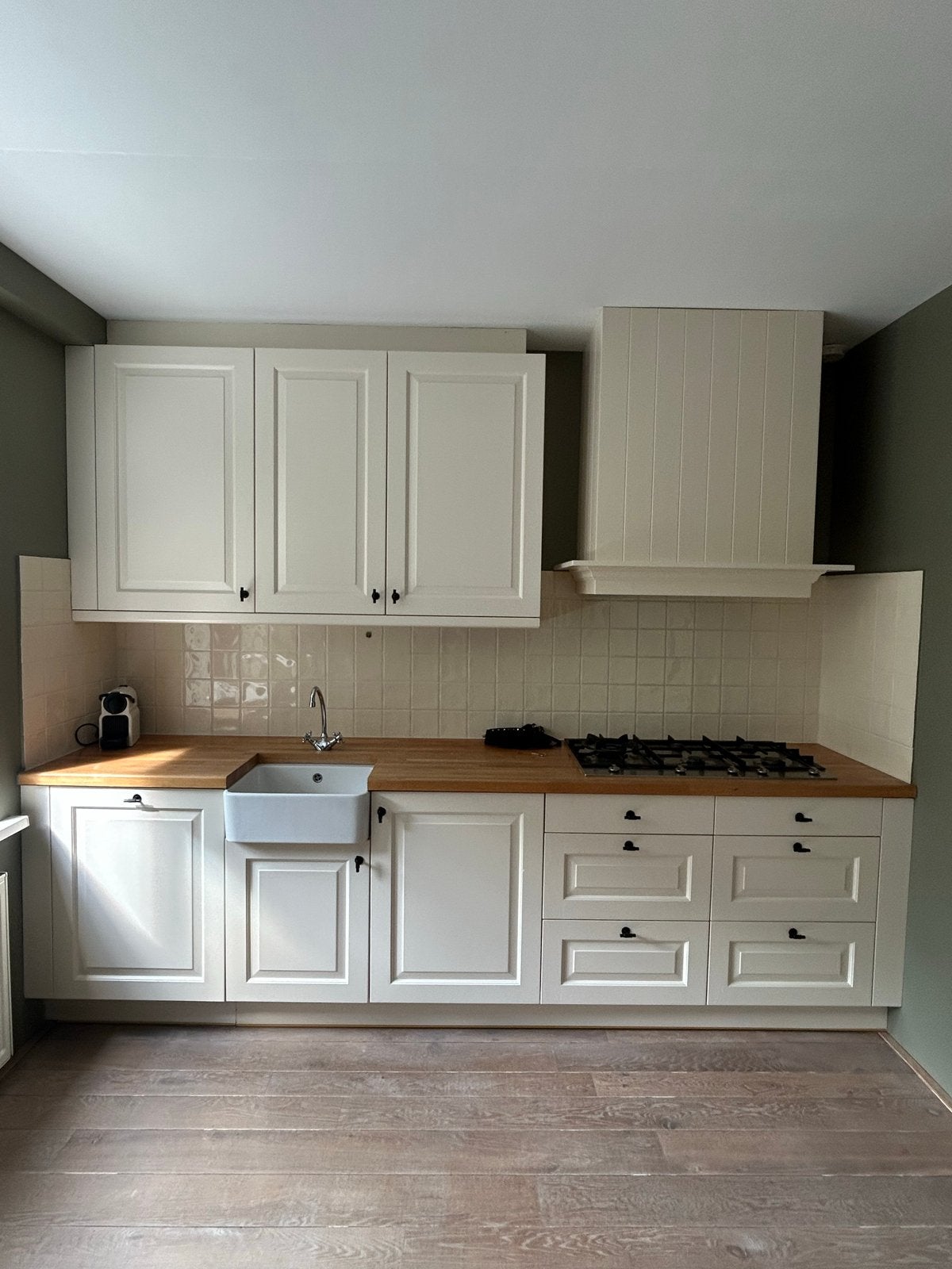 Complete witte keuken met apparatuur en houten blad, Huis en Inrichting, Ophalen, Gebruikt, Wit, Enkelwandige keuken