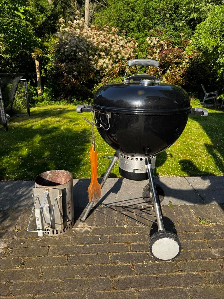 Weber Barbecue met Brikettenstarter en Accessoires, Tuin en Terras, Houtskoolbarbecues, Ophalen, Gebruikt, Met accessoires
