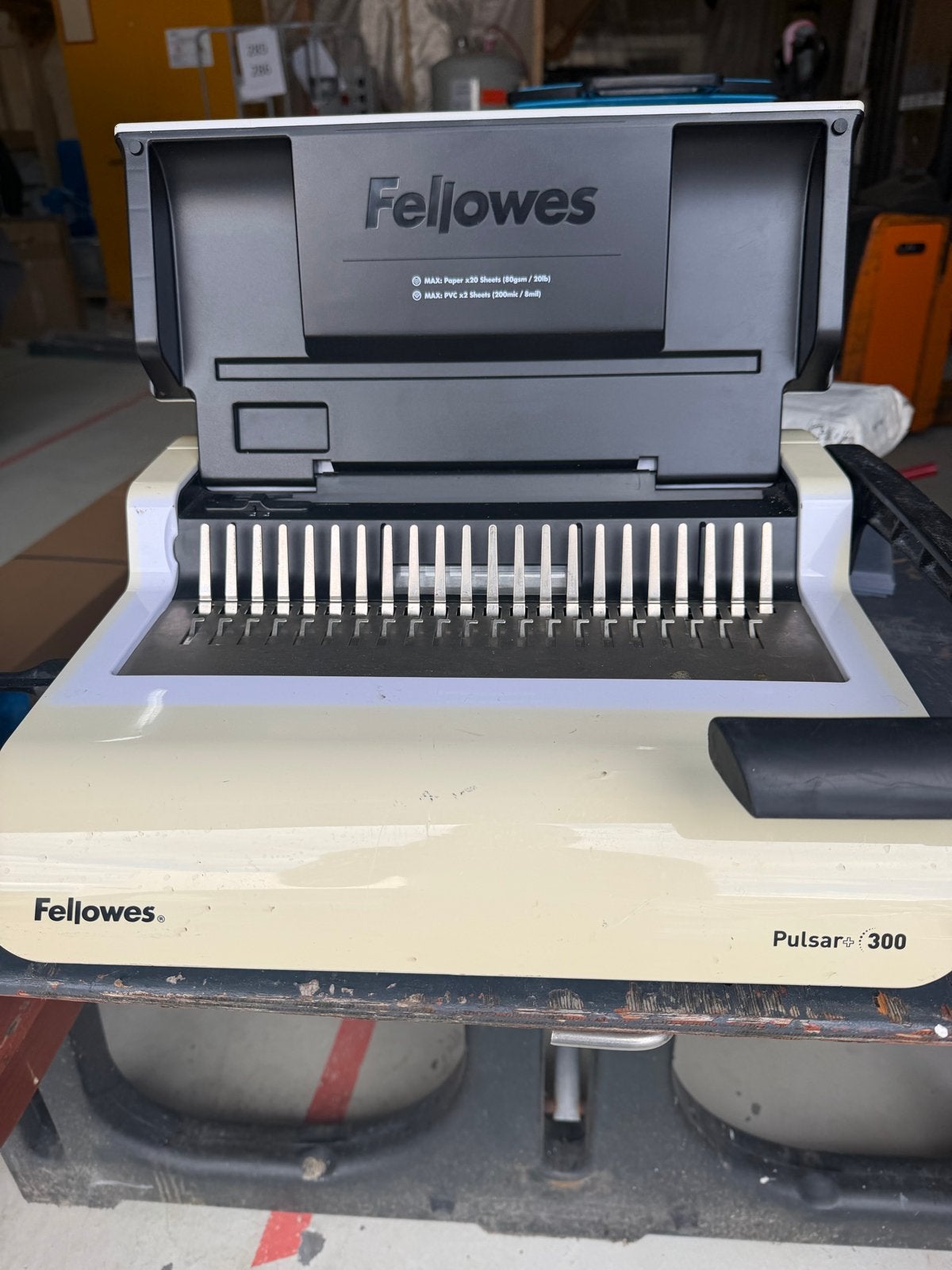 Fellowes Pulsar 300 inbindmachine met inbindhoezen, Ophalen of Verzenden, Gebruikt