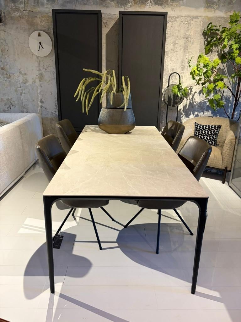 Eetkamertafel Kyono Dyyk, Huis en Inrichting, Tafels | Eettafels, Ophalen, Overige materialen, 50 tot 100 cm, Vijf personen of meer