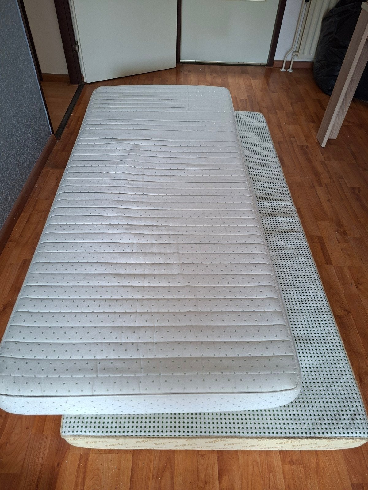 2x  1 persoons matrassen GRATIS, Huis en Inrichting, Slaapkamer | Matrassen en Bedbodems, Ophalen, Gebruikt, Eenpersoons, 90 cm