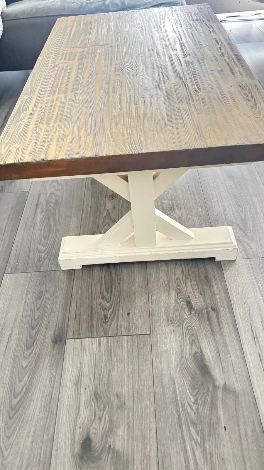 Robuuste houten salontafel met wit onderstel, Ophalen, 50 – 75, Gebruikt, 50 tot 100 cm
