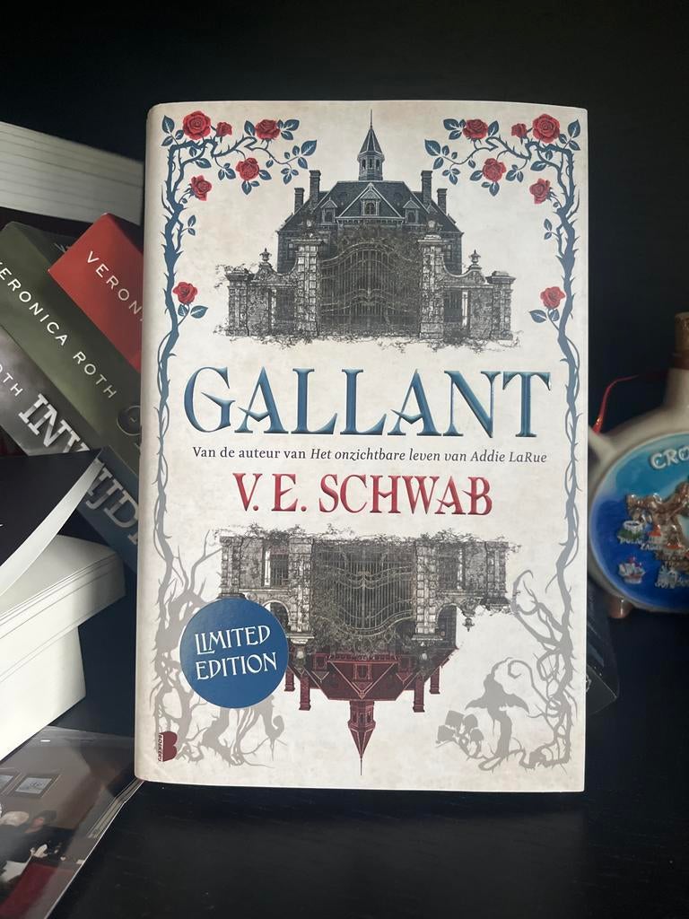 Gallant - V.E. Schwab (Limited Edition), Boeken, Ophalen of Verzenden, Zo goed als nieuw, Europa overig