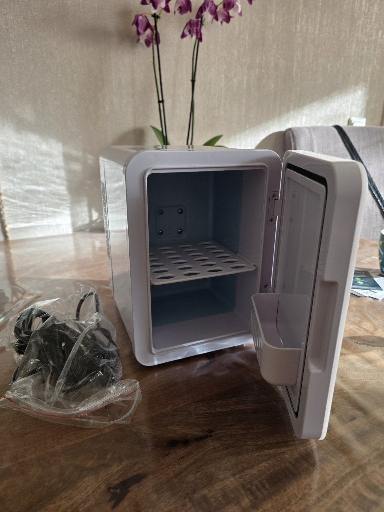 Te koop: InnoGIO 770 Kleine Koelkast voor cosmetica, Zonder vriesvak, Nieuw, Ophalen of Verzenden, Minder dan 75 liter