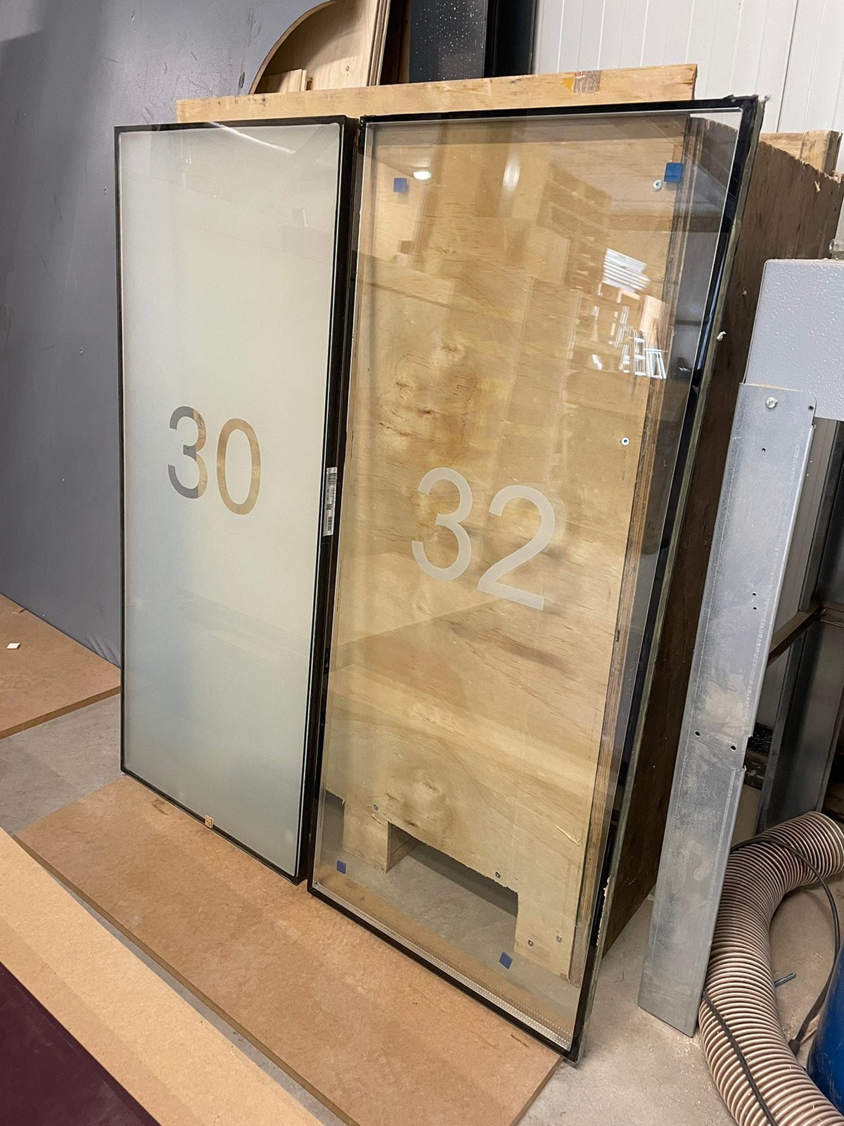 Nieuwe ramen voordeur met nummer 30 en 32, Ophalen, Gevelraam of Ruit, Minder dan 80 cm, 80 tot 120 cm