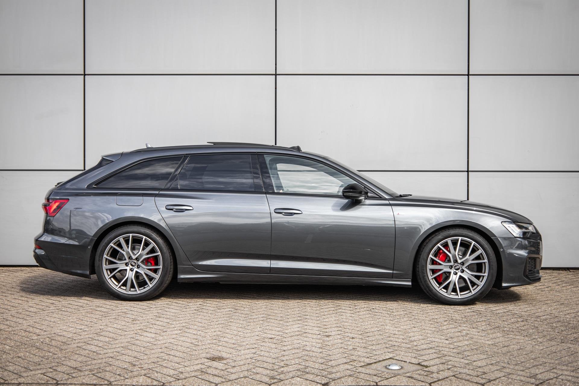 Audi A6 Avant 55 TFSIe 367pk quattro Pro Line S Competition, Auto's, Automaat, Gebruikt, 4 cilinders, Leder en Stof