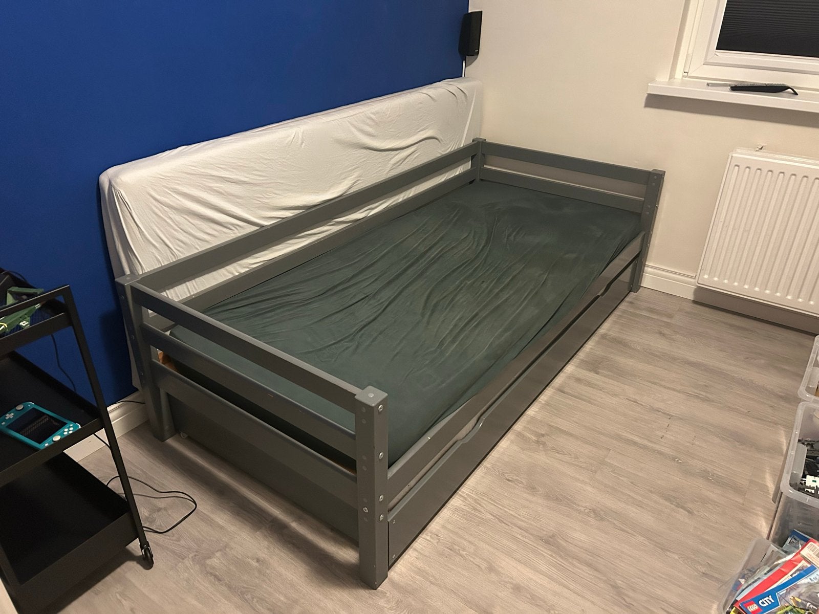 Kinderbed met uitschuifbaar logeerbed, 90 cm, Eenpersoons, Ophalen of Verzenden, Zo goed als nieuw