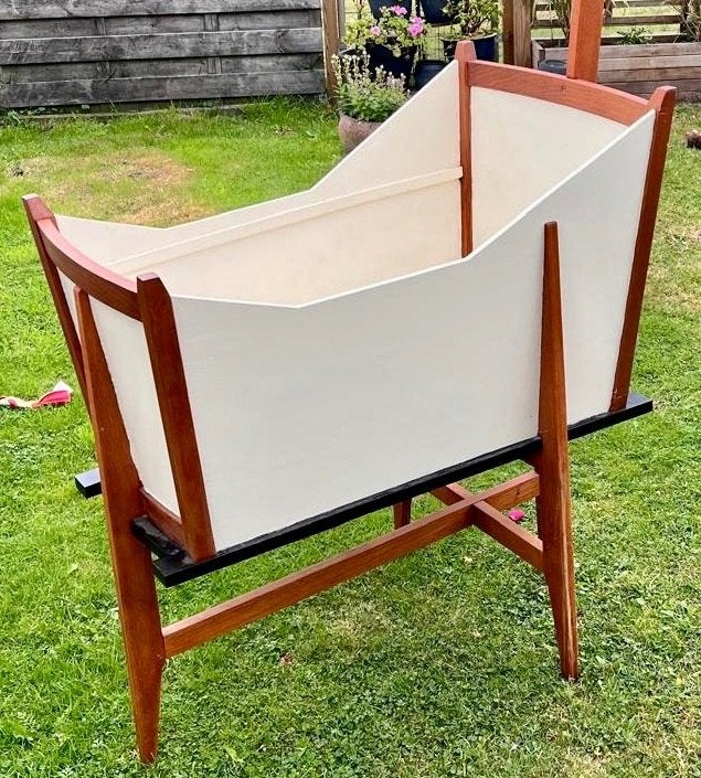 Unieke handgemaakte design wieg 1930 – Van der Horst (HOZA), Ophalen