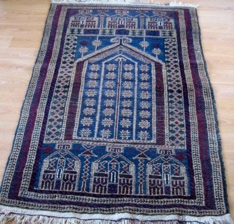 TAPIJTJE DICHT GEKNOOPT/GEWEVEN , MOOI PATROON EN KLEUR, 100 tot 150 cm, Zo goed als nieuw, Rechthoekig, 50 tot 100 cm