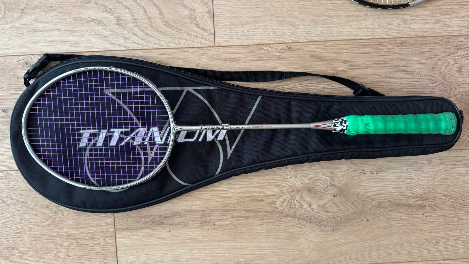 Yonex Carbonex Ti badmintonracket + hoes, Ophalen of Verzenden, Gebruikt, Racket(s)
