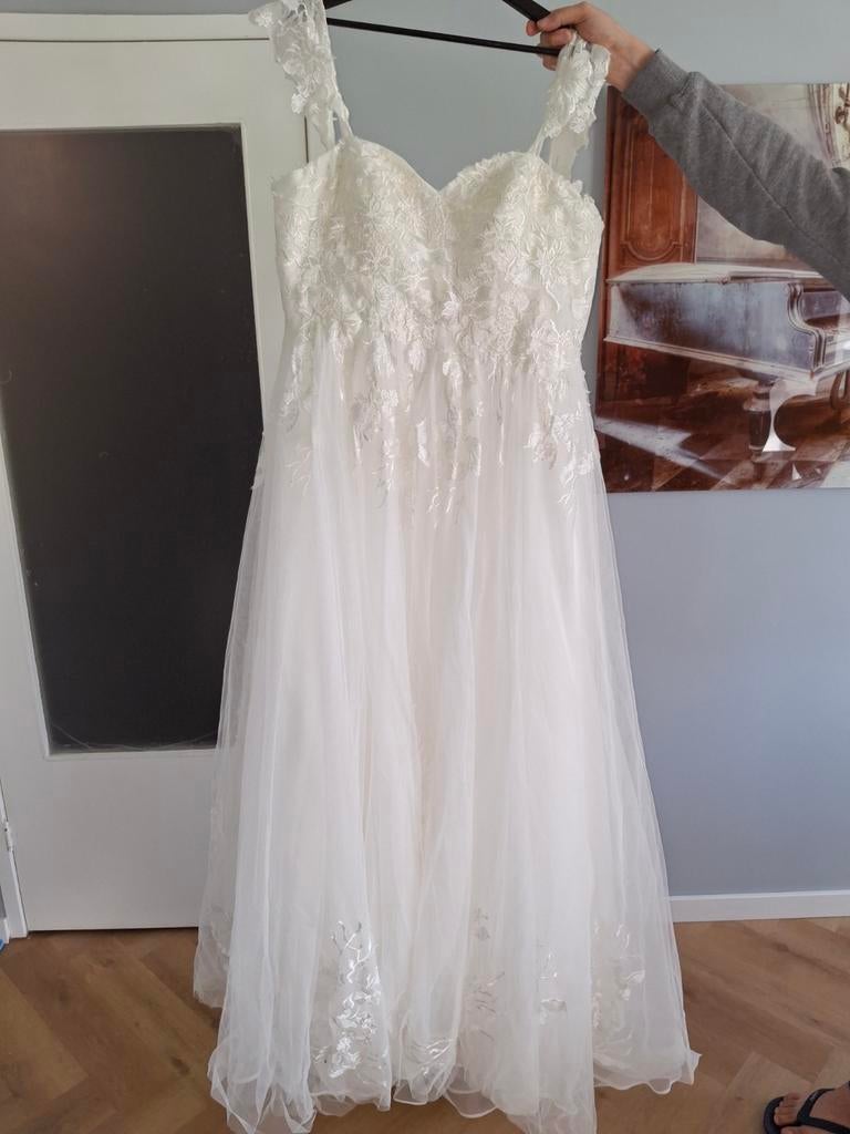 Trouwjurk nieuw maat 44 met bijpassende sluier, Kleding | Dames, Trouwkleding en Trouwaccessoires, Ophalen of Verzenden, Nieuw