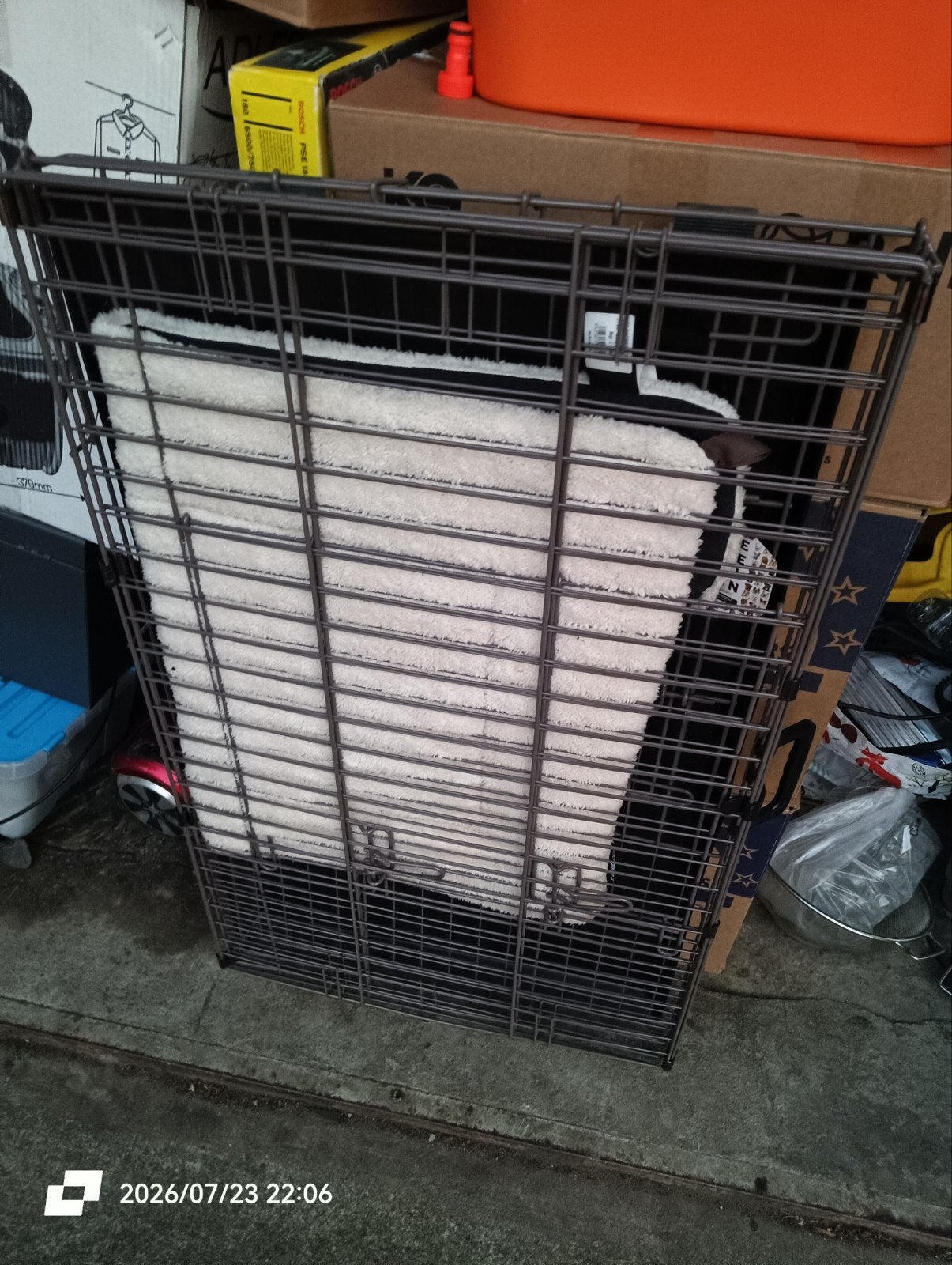 bench ca 90*60*60. met nwe honden kleed sheep..., Dieren en Toebehoren, Ophalen, Minder dan 65 cm, Hondenhok, Zo goed als nieuw