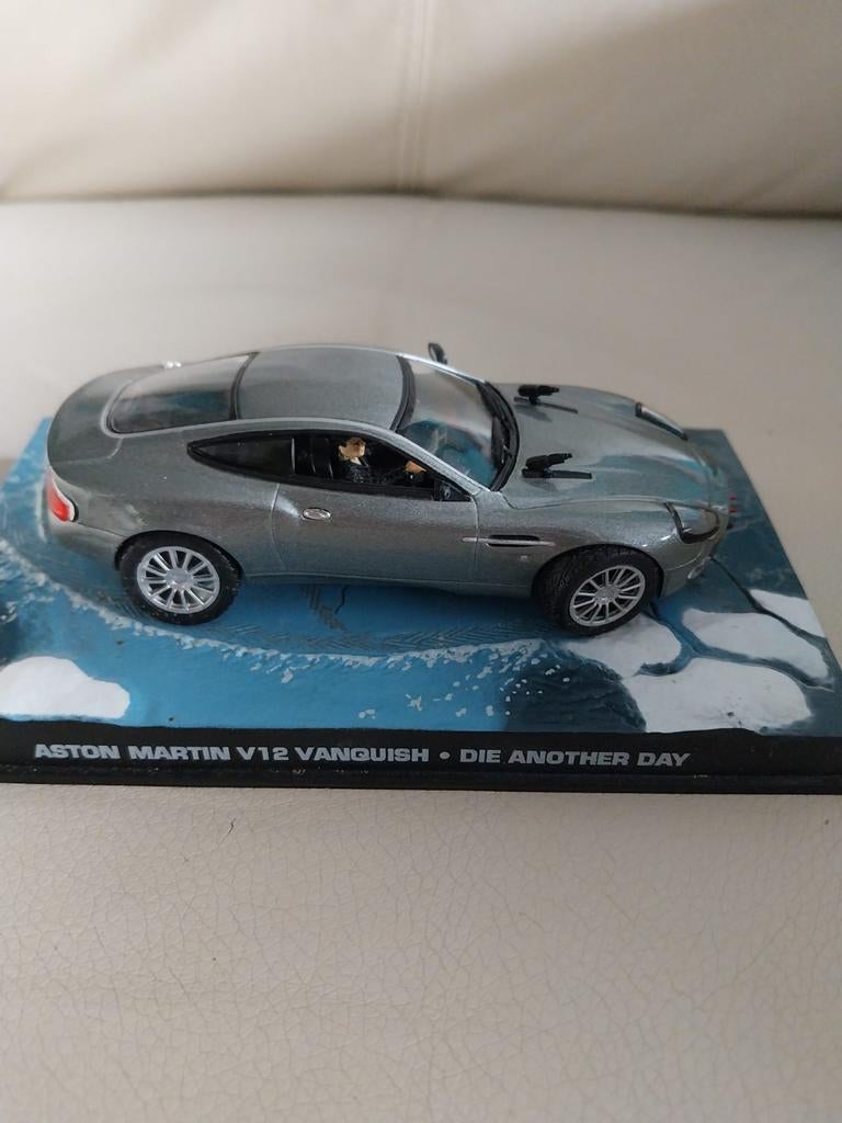 Altaya James Bond Ashton Martin V12 Vanquish, Hobby en Vrije tijd, Modelauto's | 1:43, Ophalen of Verzenden, Zo goed als nieuw