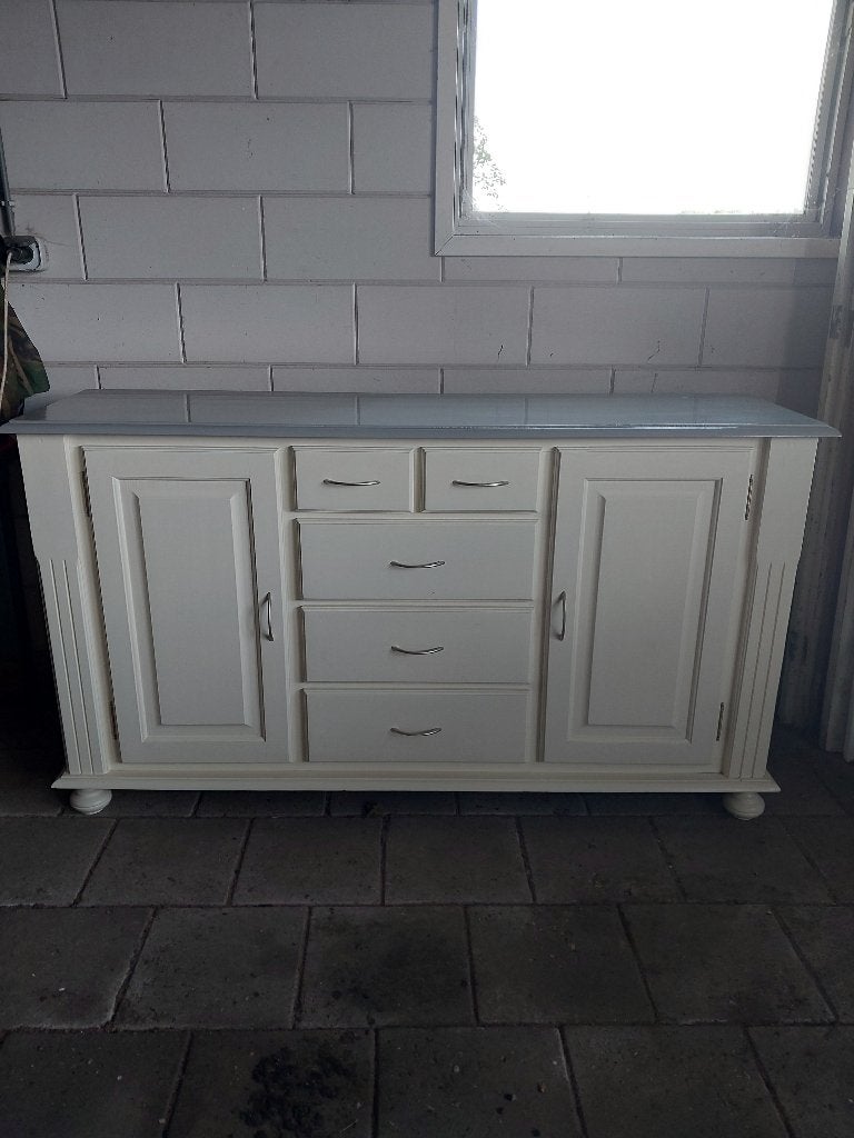Creme/Grijs kleurig dressoir, Huis en Inrichting, Kasten | Dressoirs, Ophalen, Minder dan 50 cm, Gebruikt, Landelijk