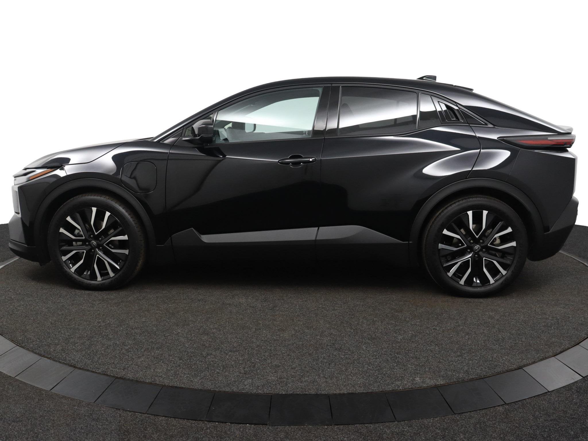Toyota C-HR+ First Edition 77 kWh | 20" Lichtmetalen velgen, Gebruikt, Leder en Stof, Zwart, Origineel Nederlands